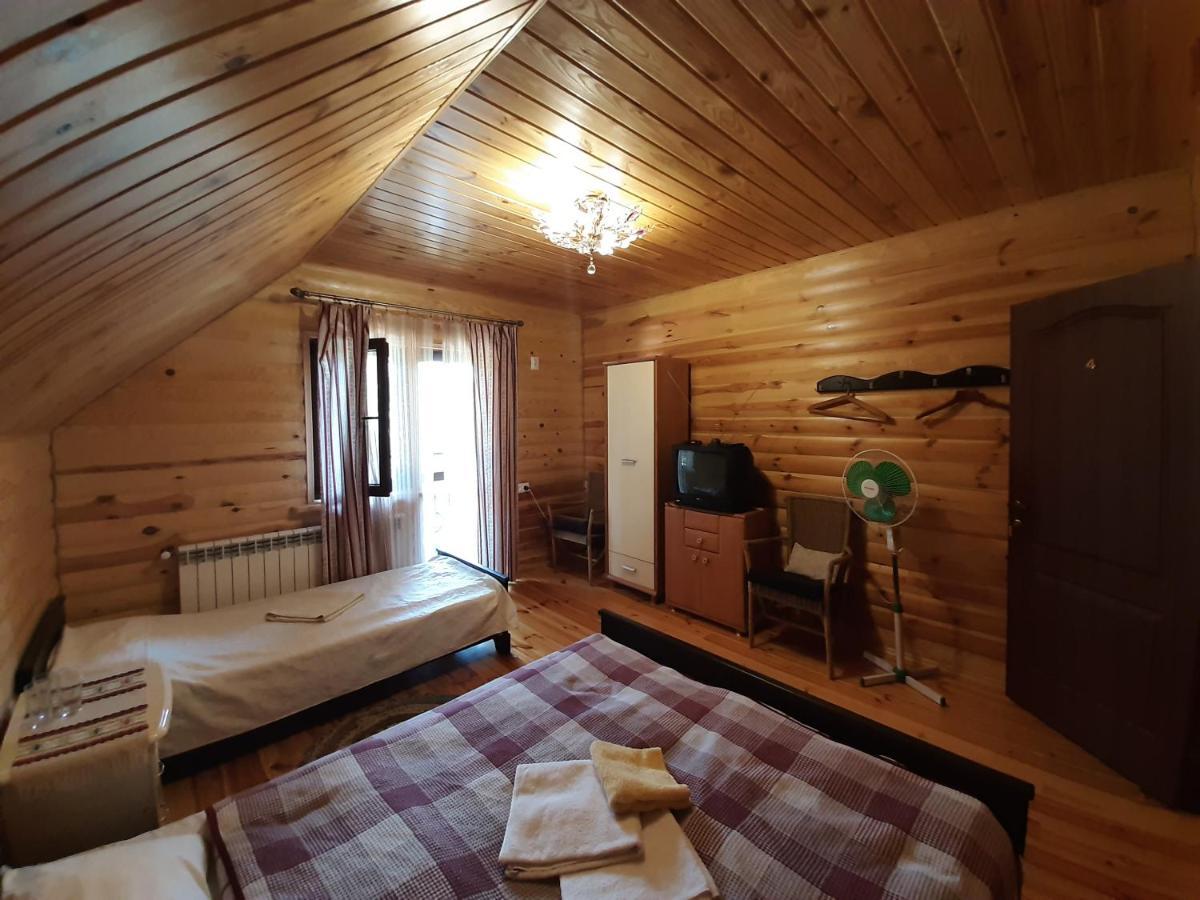 Садиба Орисин Явір Orysyn Yavir Guest House Svityaz' Ngoại thất bức ảnh