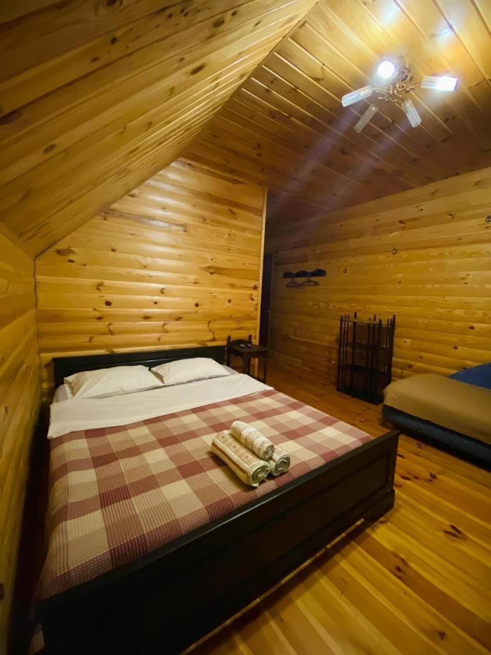 Садиба Орисин Явір Orysyn Yavir Guest House Svityaz' Ngoại thất bức ảnh